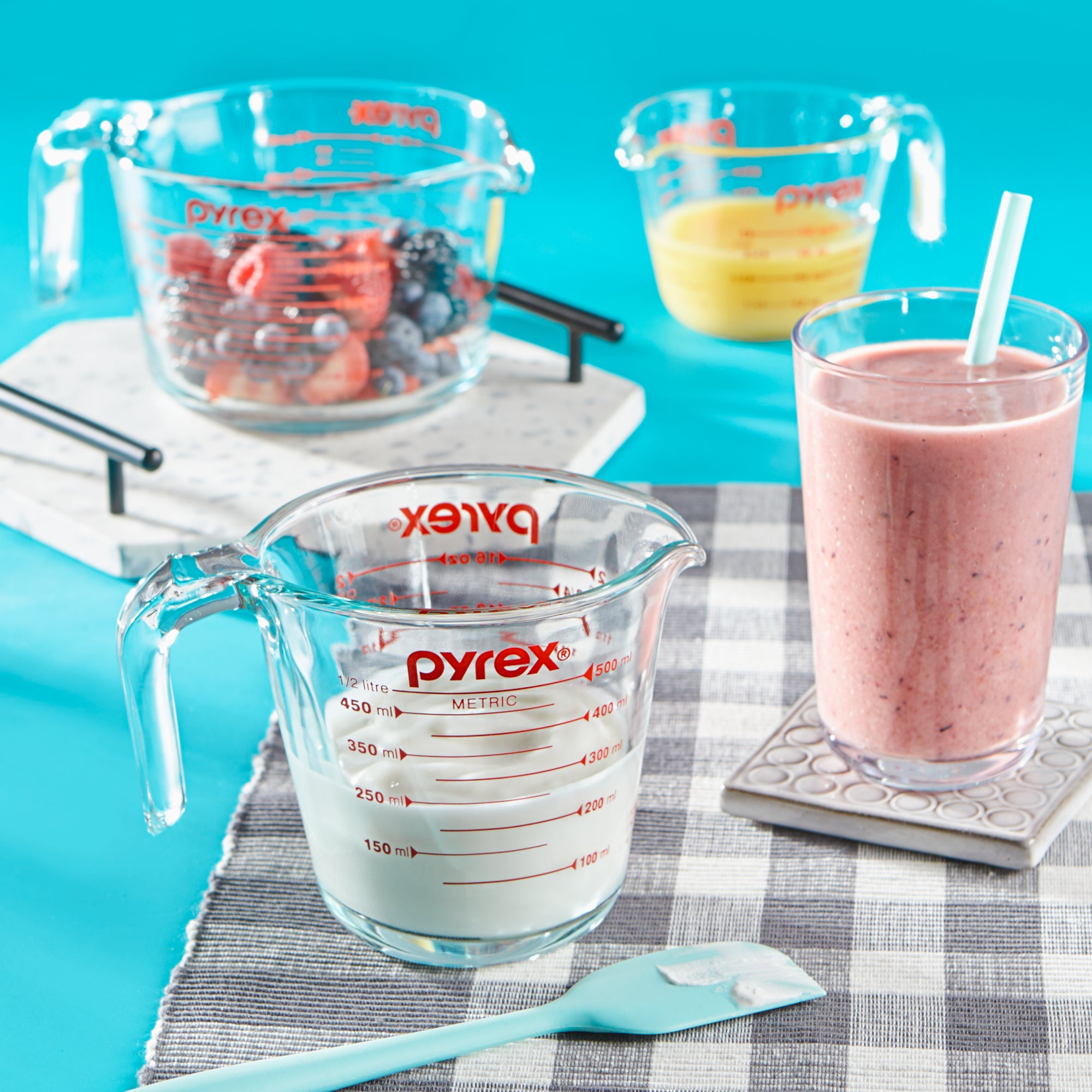 1118990_PY_Prepware_Lifestyle_Square_Measuring_Cup_3pc_Set_Amazon_2.jpg